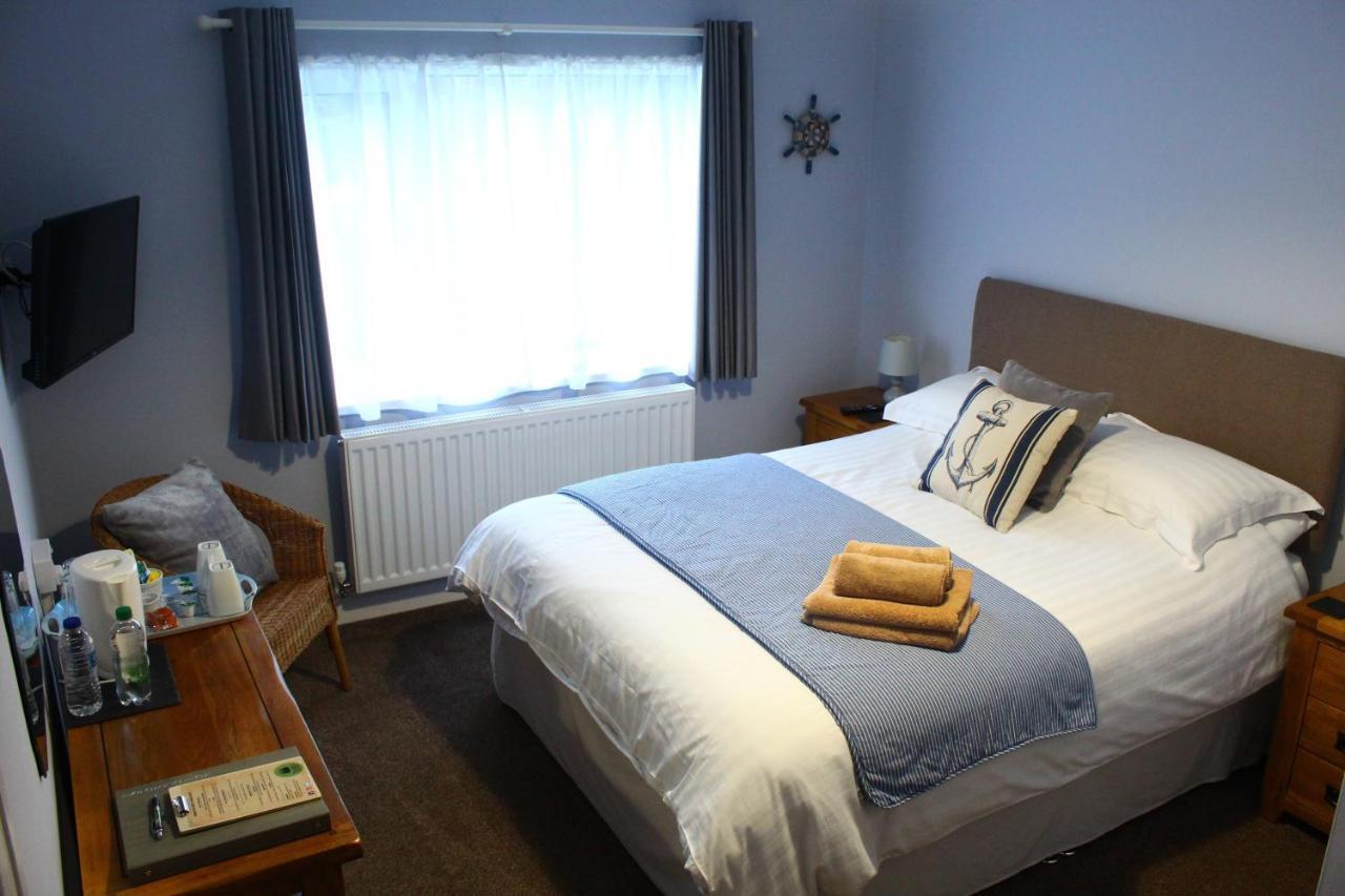 Pinewood B&B Saundersfoot Bagian luar foto